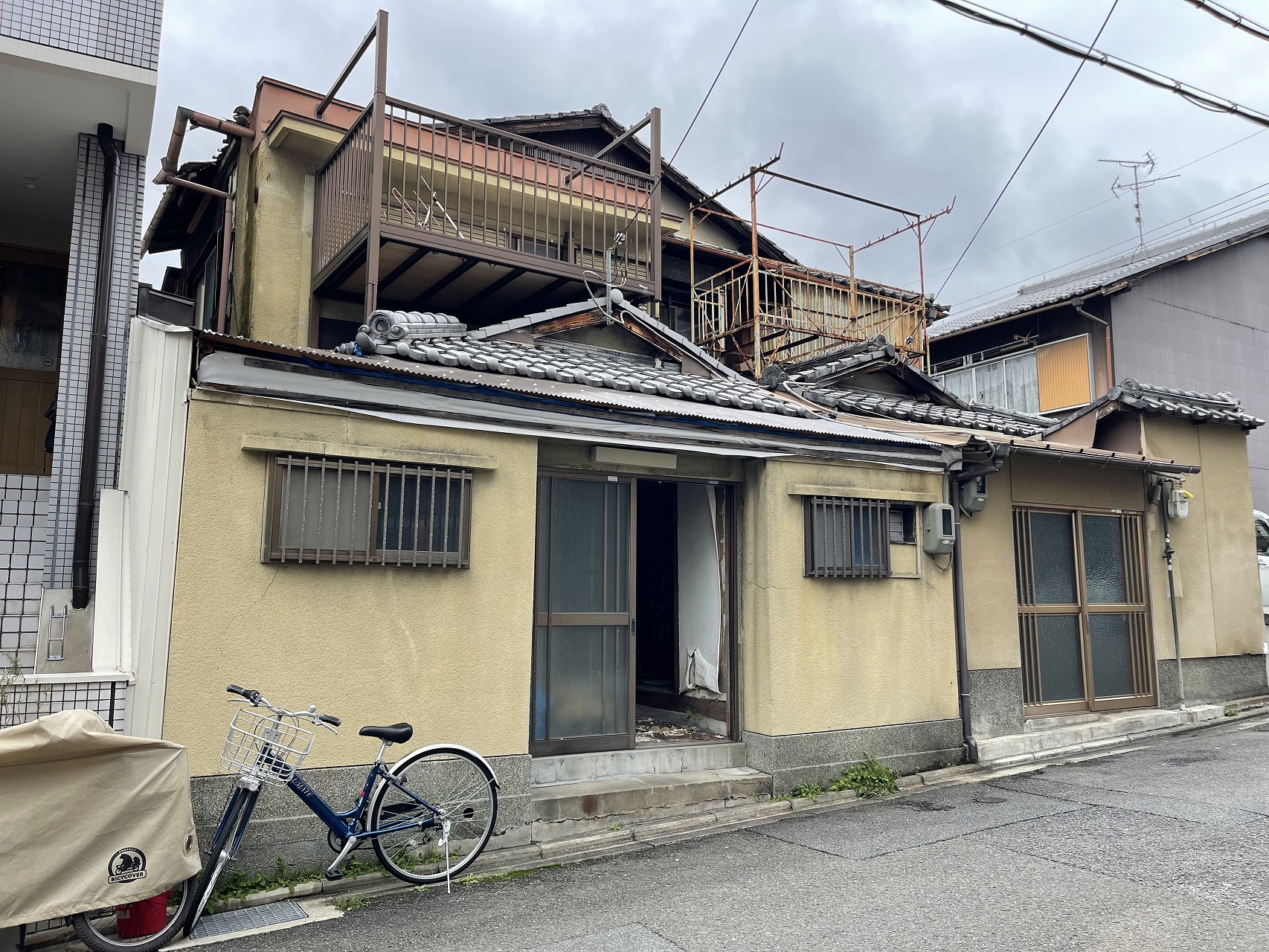木造2階建建屋解体着工前写真
