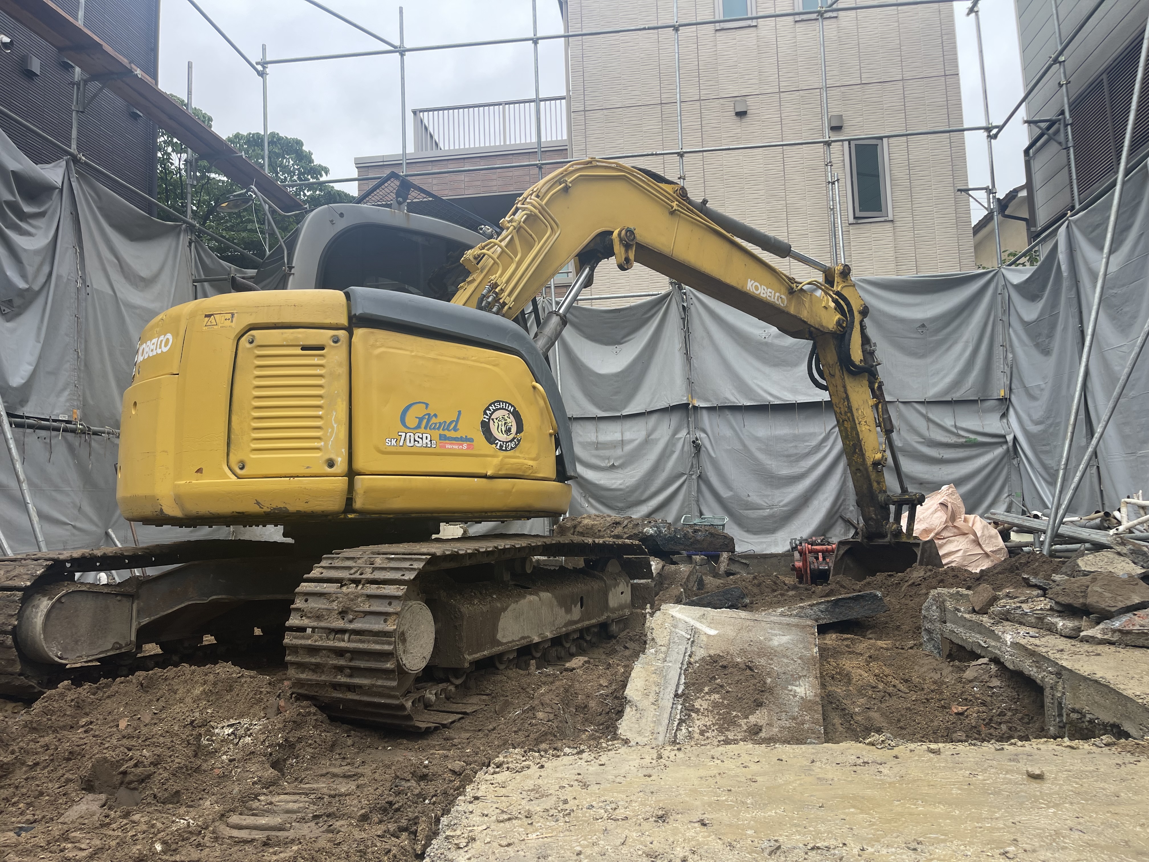 木造2階建建屋解体中写真